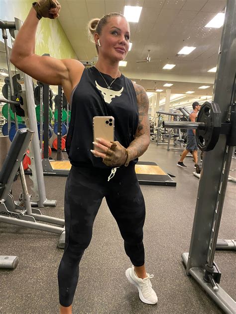 muscle mommy porn|Muscle Mommy .